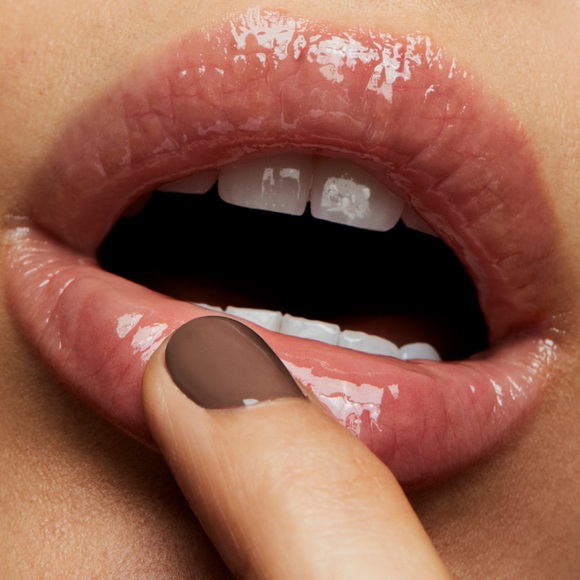 BNIB MAC Lipglass Lip Gloss - Clear - Picture 3 of 4